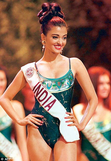 Aishwarya Rai Hottest In Bikni