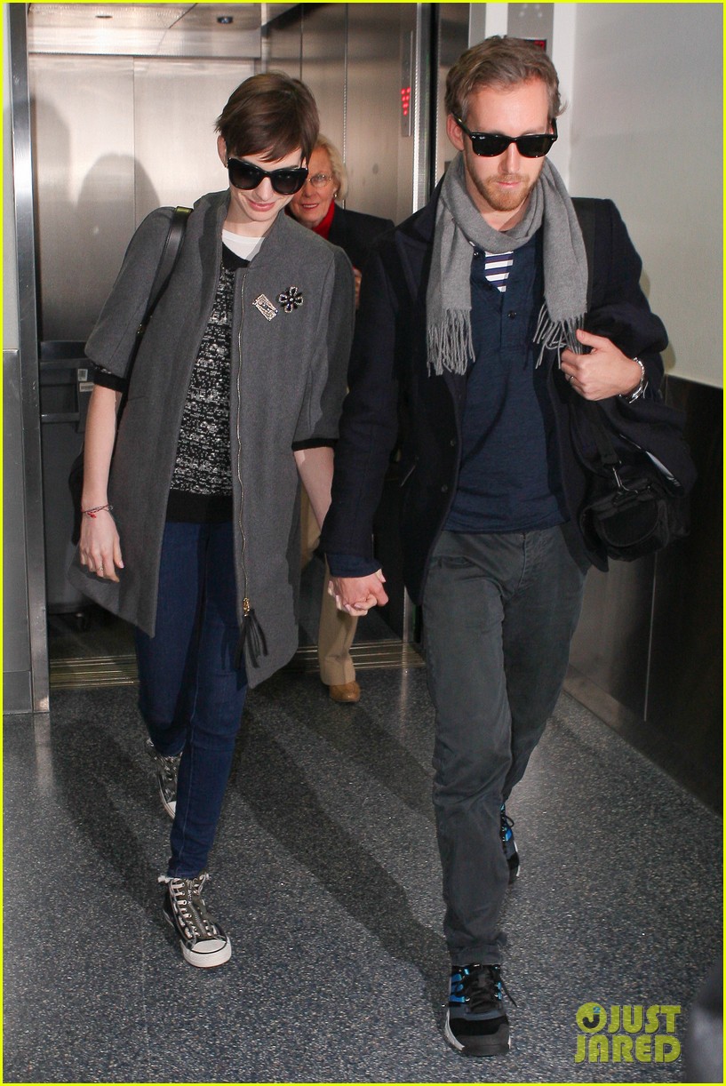 Anne Hathaway Malfunction Photo
