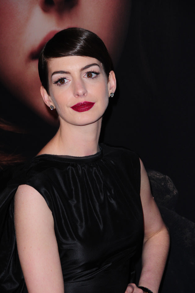 Anne Hathaway Wardrobe Malfunction Pictures