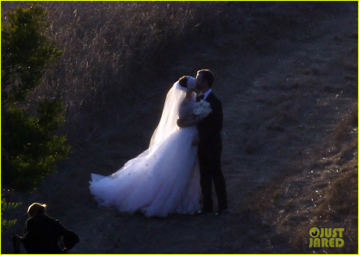 Anne Hathaway Wedding Adam Shulman