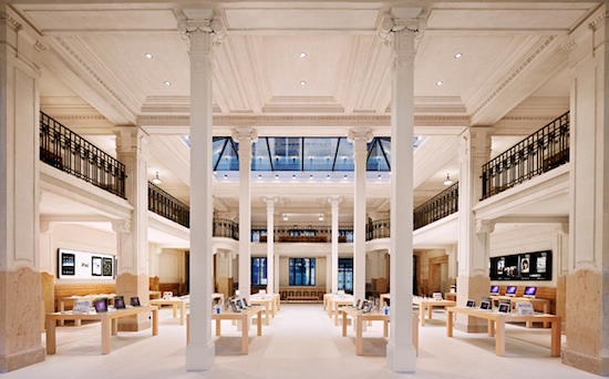 Apple Store Paris Robbed