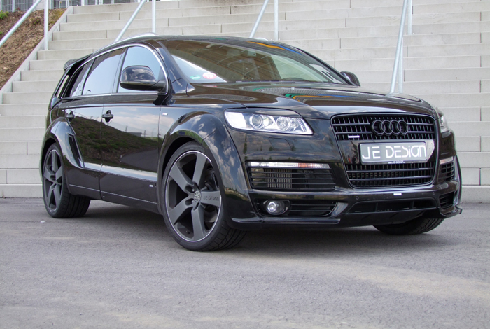 Audi Q7 Black Rims