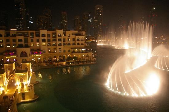 Dubai Mall Outside