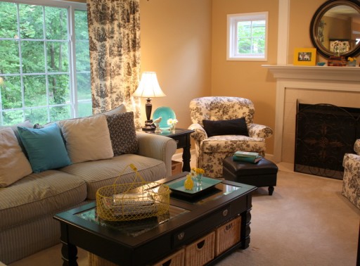 Front Porch Furniture Layout
