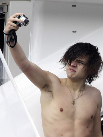Harry Styles Shirtless Pics