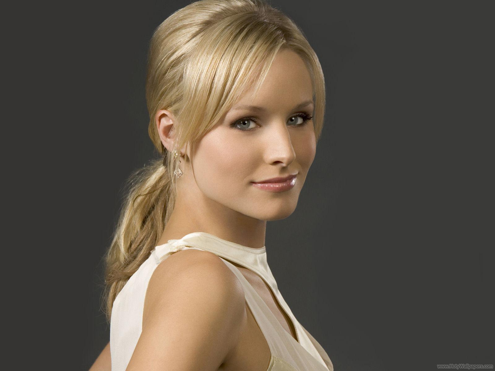 Kristen Bell Wallpaper