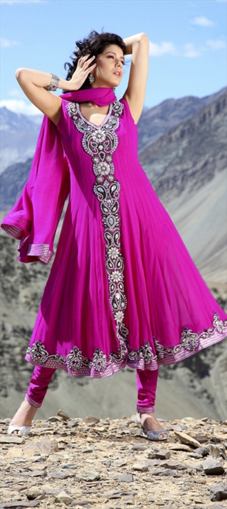 Latest Fashion For Girls In Suits