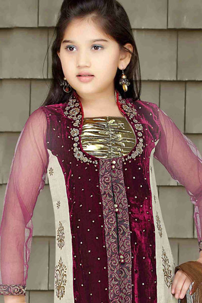Latest Fashion For Girls In Suits