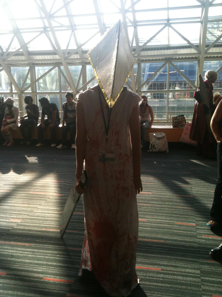 Pyramid Head Cosplay
