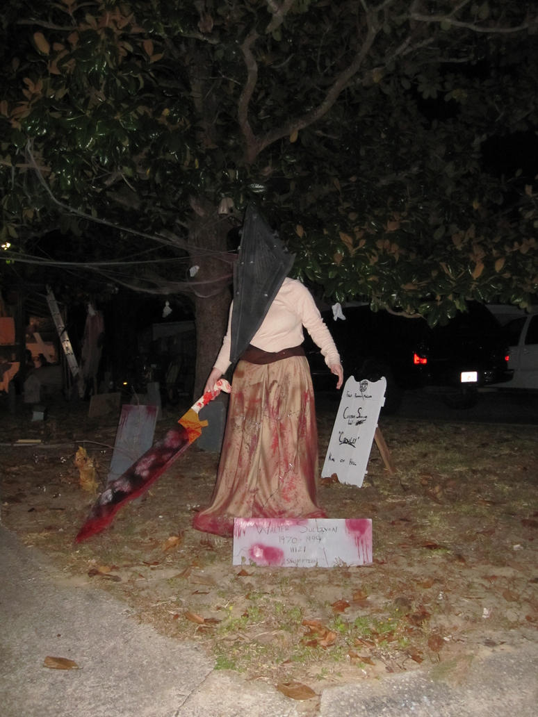 Pyramid Head Cosplay
