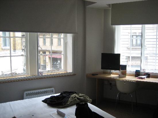 Travelodge London City Road Hotel