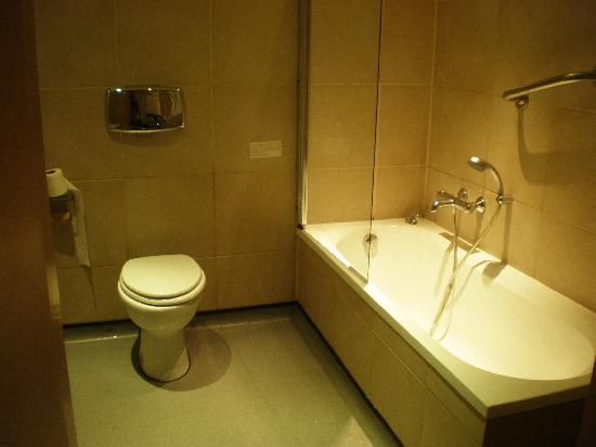 Travelodge London City Road Hotel