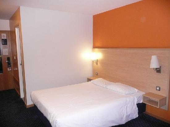 Travelodge Manchester Ancoats Parking